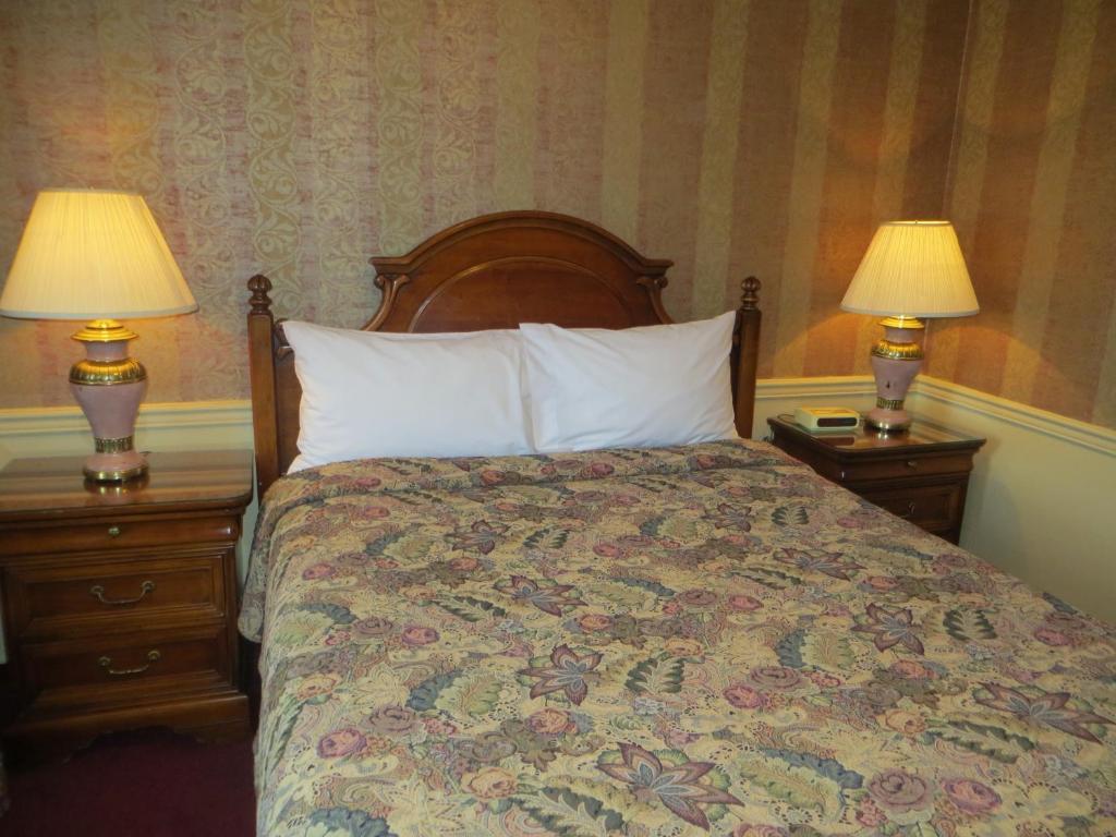 Athabasca Hotel Jasper Zimmer foto